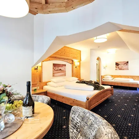Hotel Garni Bellevue 4*