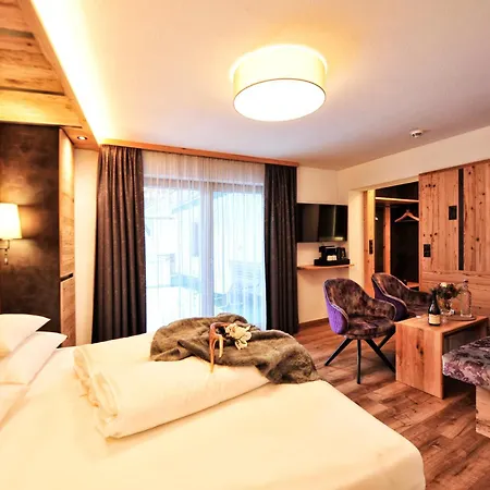 Garni Bellevue Hotel 4*
